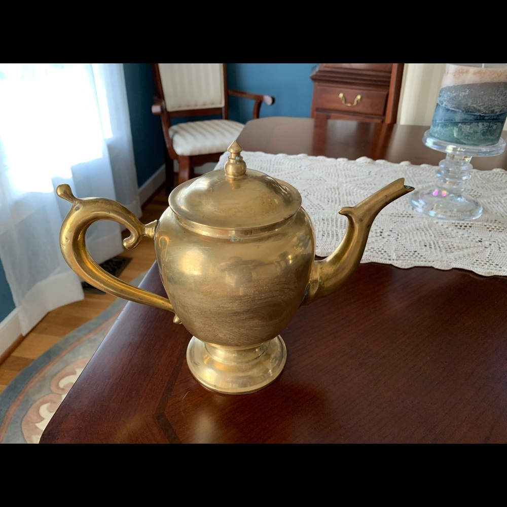 Teapot all brass with lid